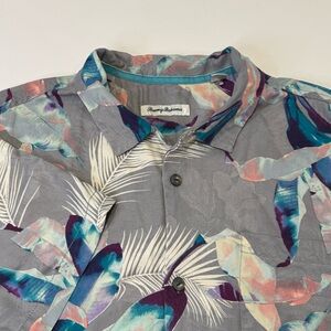 Tommy Bahama Men's XL Short Sleeve Button Down Grey Purple Tropical Floral